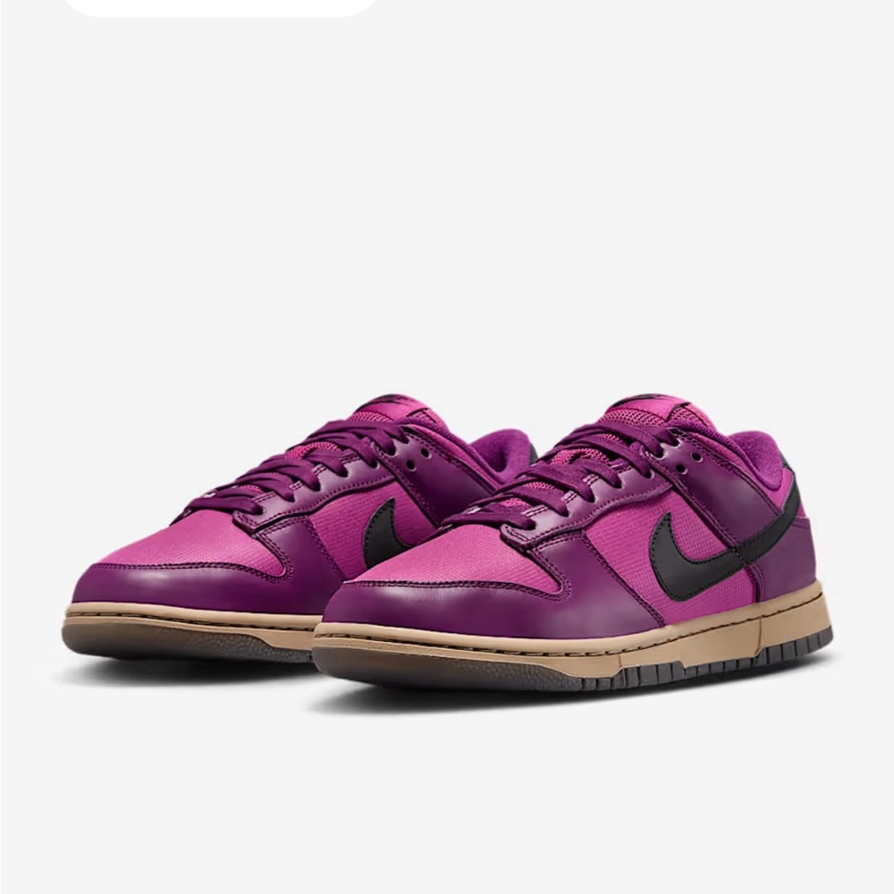 Nike Dunk Low 

Women's Viotech Black Lifestyle Shoes 

Women's Shoes NIB